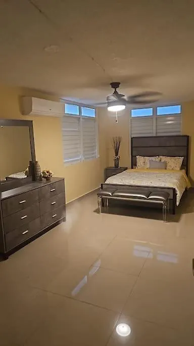 Encanto Caribeno En Levittown Lakes Puerto Rico